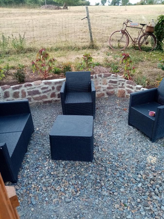 La Tour De Ver Gite Atypique Possibilite Table D'Hotes Sur Reservation Exteriör bild