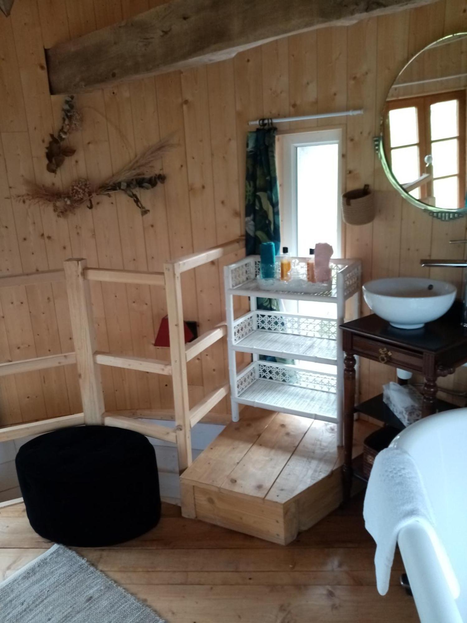 La Tour De Ver Gite Atypique Possibilite Table D'Hotes Sur Reservation Exteriör bild